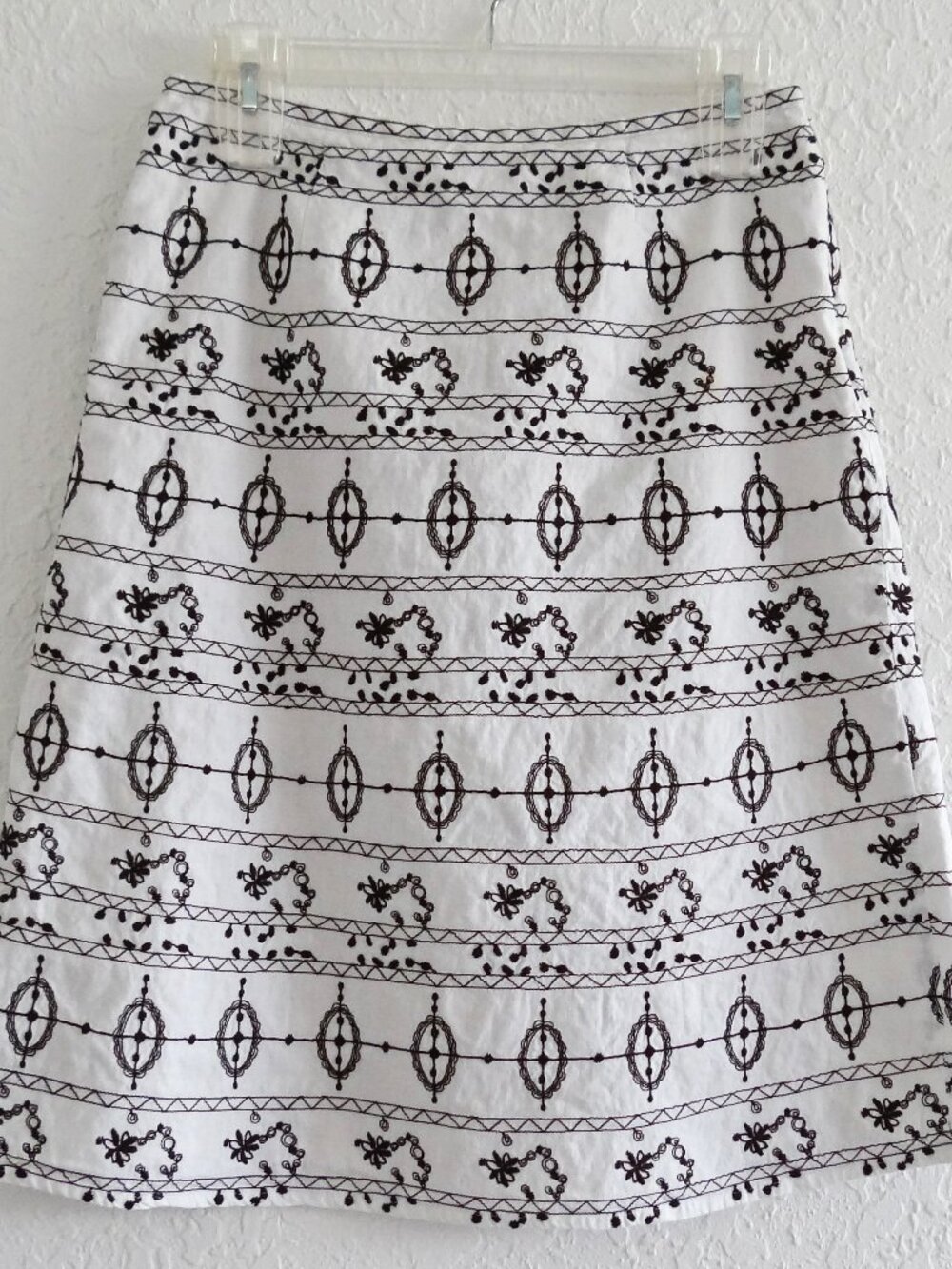 ANN TAYLOR LOFT Women's Size 2 White Brown Embroidered Skirt Linen Cotton A-Line